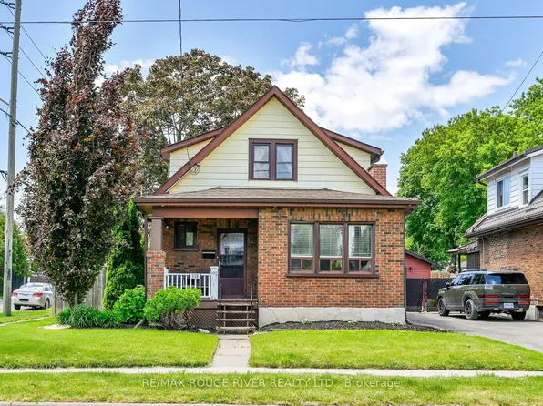 338 Jarvis St, Oshawa, ON L1G 5L2