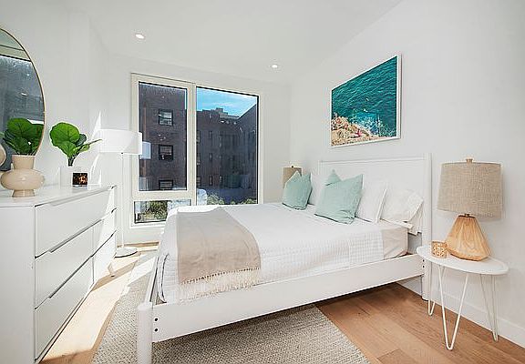 3rd image of 148-33 90th Ave #302