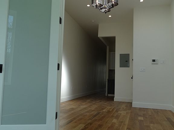 5th image of 1574 Greene Ave