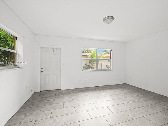 3rd image of 1429 NE 118th Ter