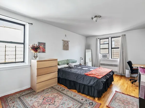 2420 Morris Avenue image 4 of 5