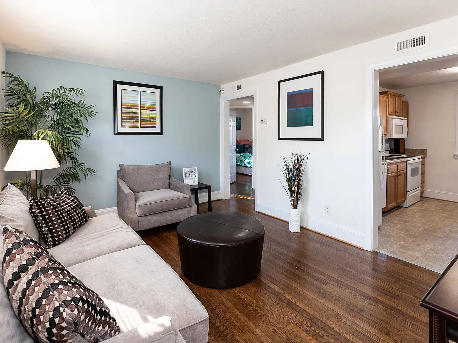 Apartments of Merrimac — Photo 2