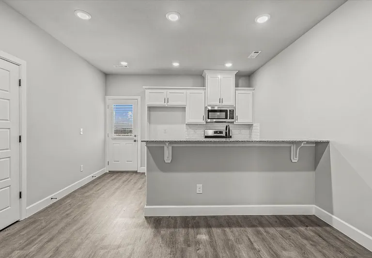 1050 Sunshine Ct — Photo 5