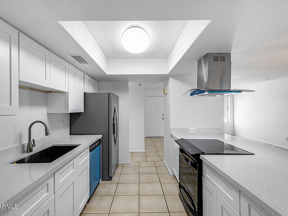 2nd image of 5504 N 69TH Avenue