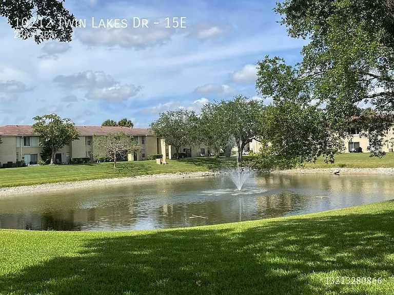 10150 Twin Lakes Dr #4 — Photo 24