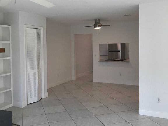 4th image of 156D Locke St #156-D