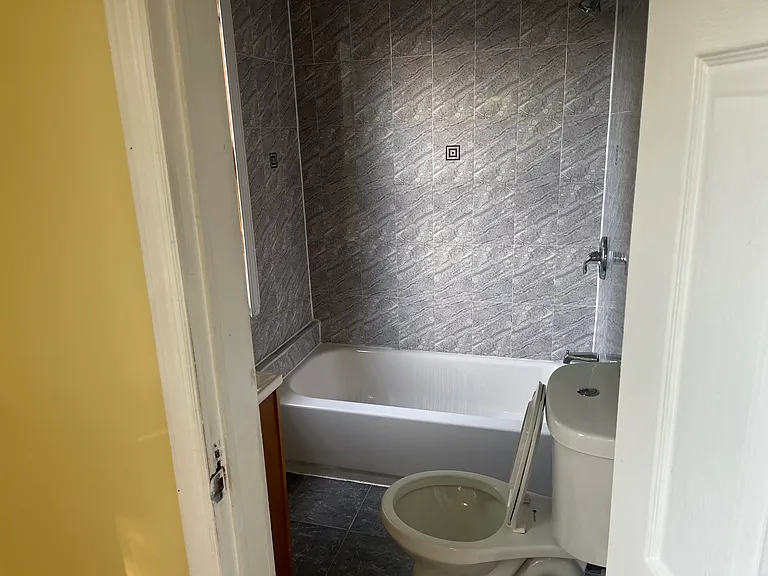 109 Liverpool St #2 — Photo 6