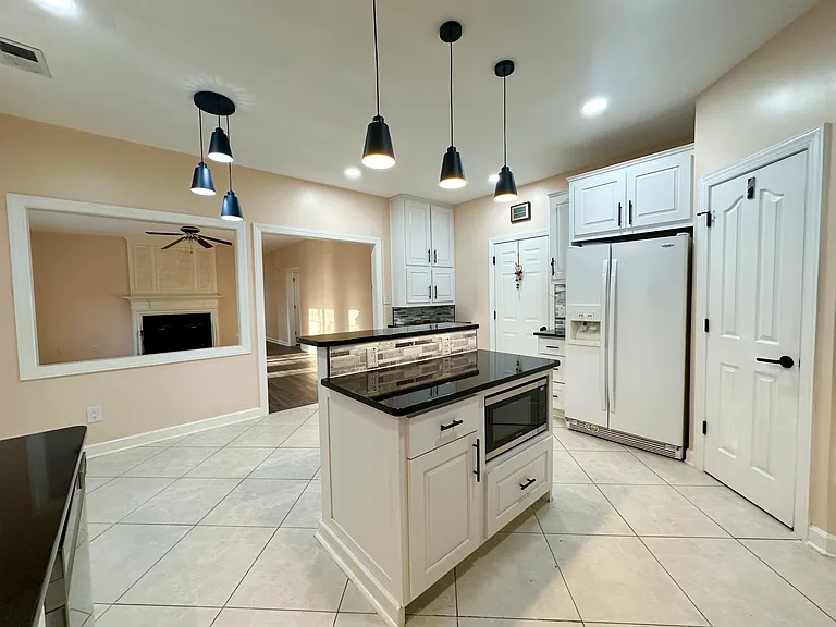 15813 Prestwoods Ln — Photo 9