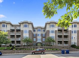 520 N South Rd #A, Saint Louis, MO 63130