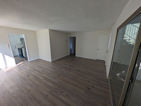 5th image of 1043 Pacific St #2