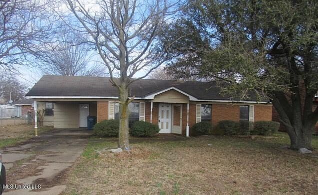 1st image of 813 Sasse St