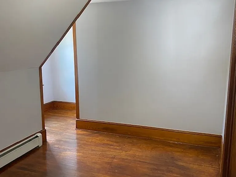 96 W Bow St — Photo 10