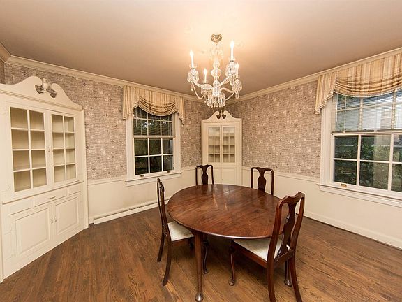 4th image of 315 Woodland Ave