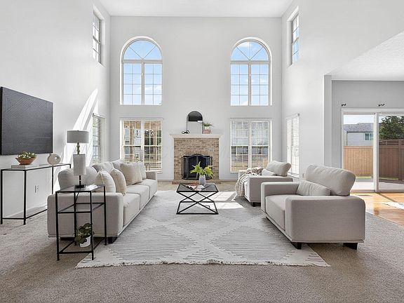 3rd image of 9293 Hampshire Ct