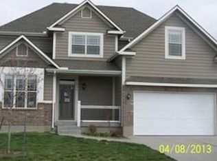 936 SW 33rd St, Lees Summit, MO 64082