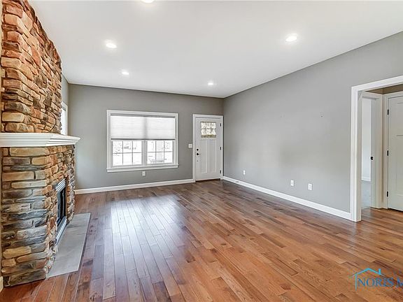 4th image of 111 Parkview Dr