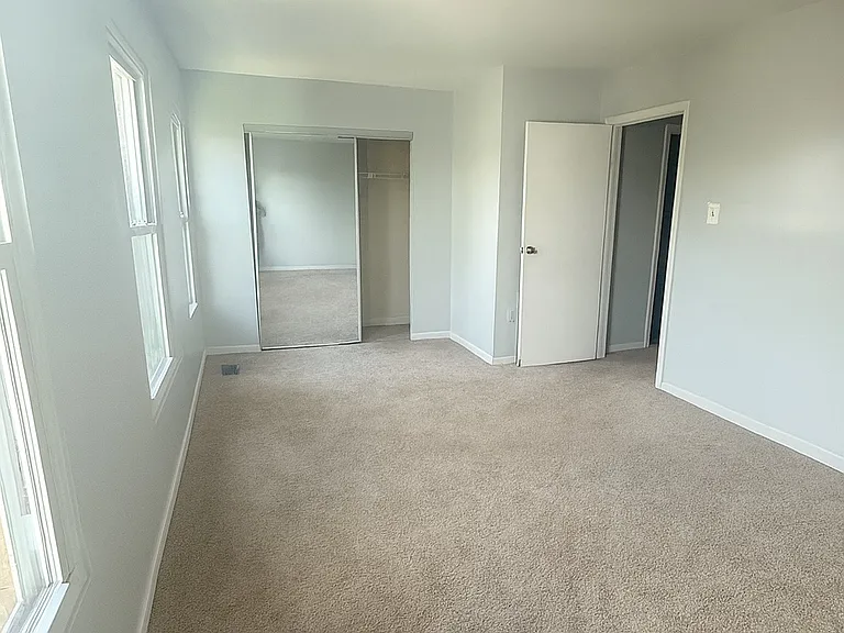 7476 Emerald Dr — Photo 8