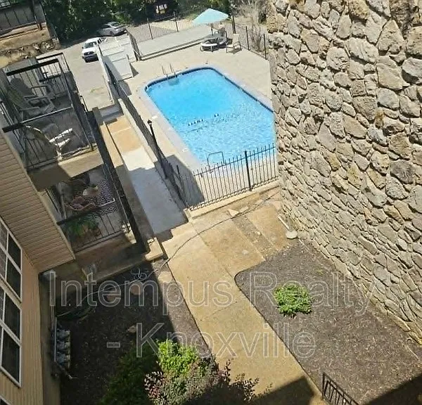 2749 Sullins St #304 — Photo 5