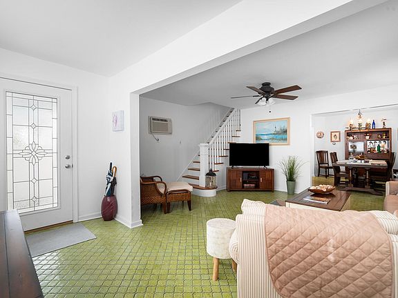 3rd image of 6303 Monmouth Ave