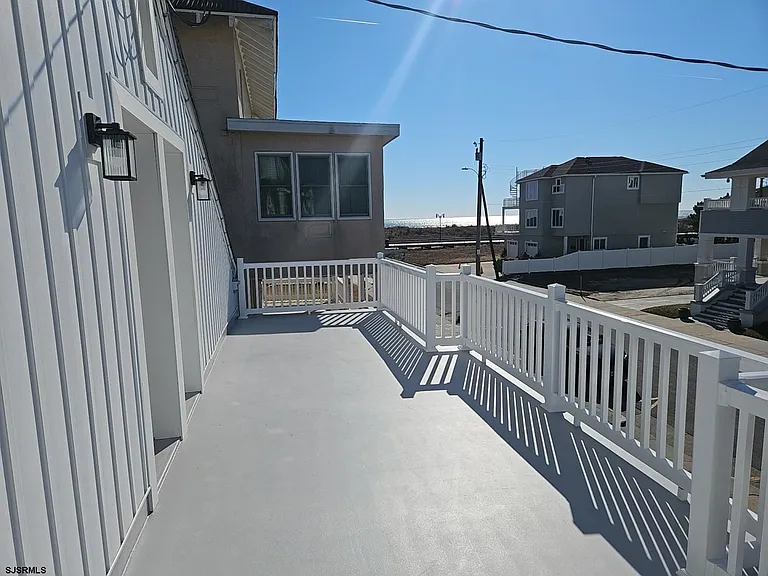 107 S Dover Ave — Photo 9