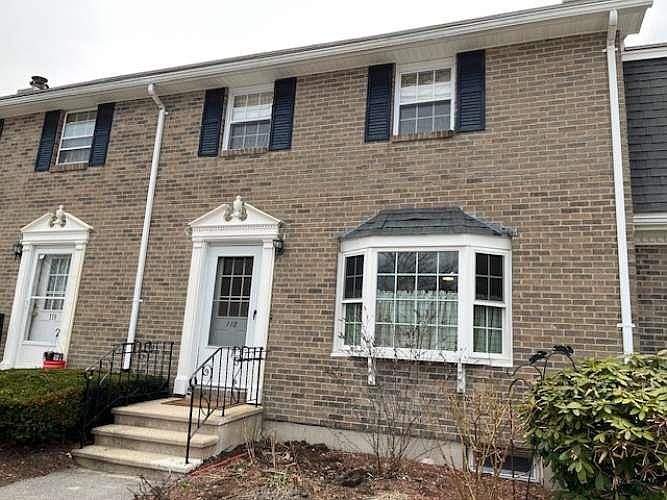 1st image of 118 Fieldstone Drive