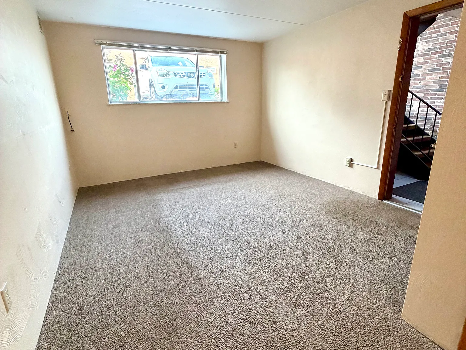 2 bed, 900 sqft, $800 — Photo 2