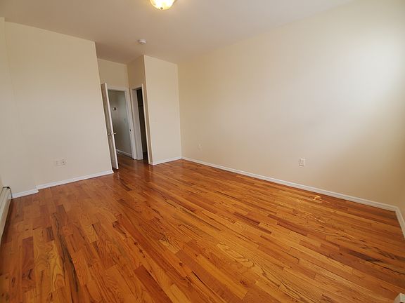 4th image of 50 Belmont Ave #31E