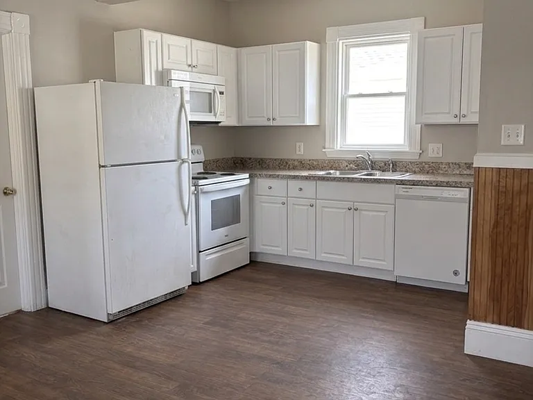 1027 Hayward St #1 — Photo 2