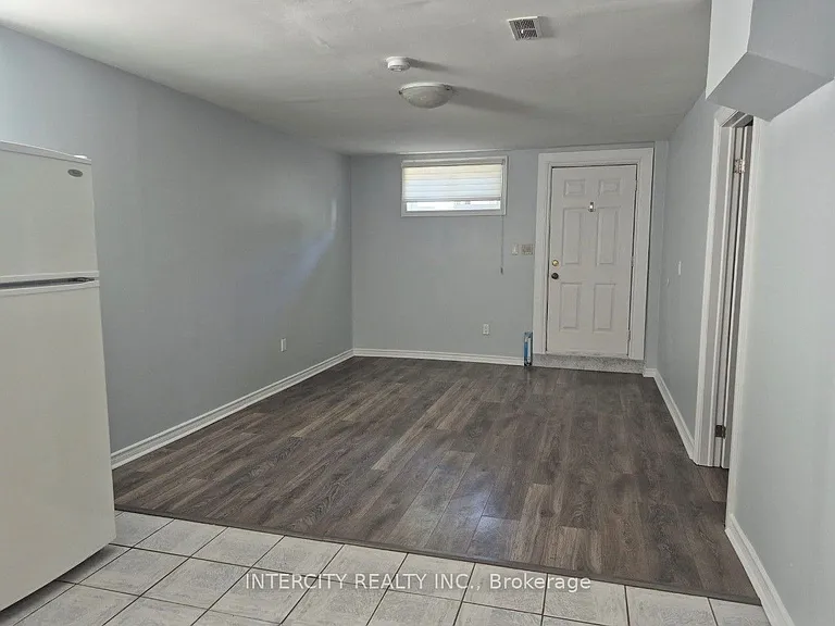 346 Crofters Rd #BASEMENT — Photo 3