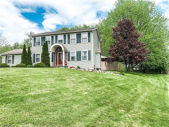3rd image of 5427 Menlo Ct