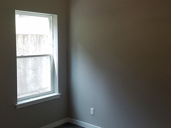 4th image of 135 Residence Ln #A