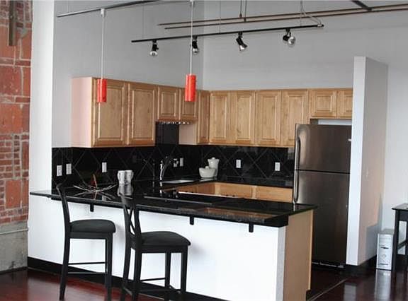 4th image of 721 May St #407