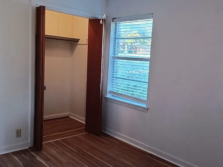 1402 Hillcrest Dr — Photo 5