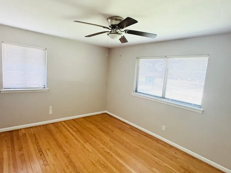 816 Lakeside Dr — Photo 9
