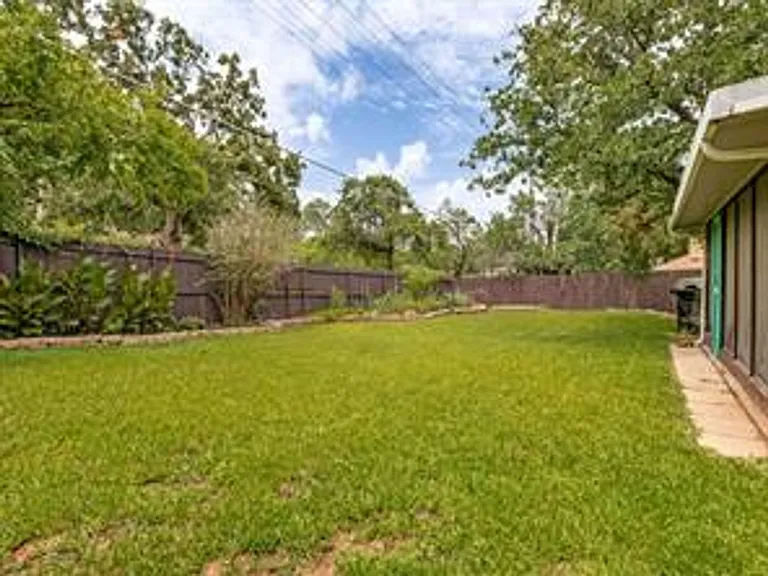 1620 Post Oak Dr — Photo 22