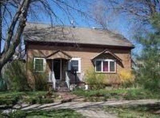320 W Lincoln St, Lindsborg, KS 67456