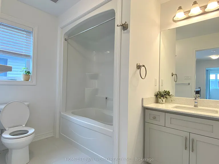 70 McLean Ave — Photo 15