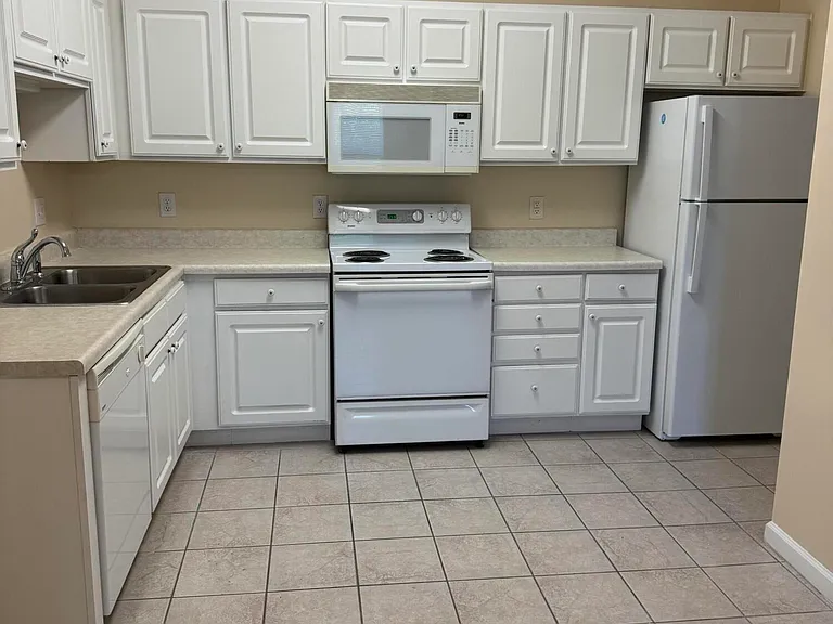 2520 Friedland Pl #201 — Photo 7
