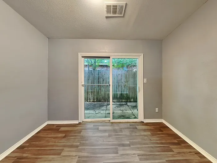 2405 Cripple Creek Dr — Photo 5