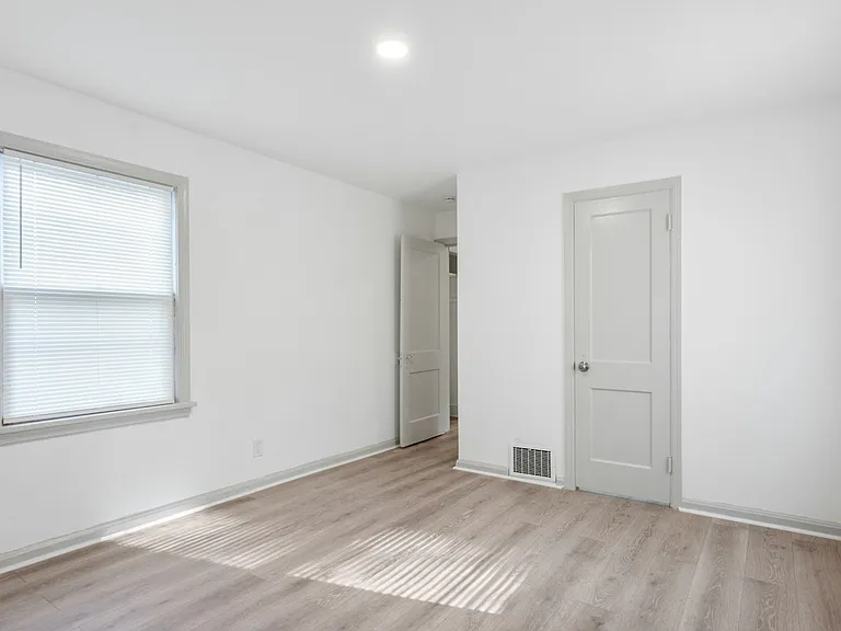 1554 Larchmont Rd #A — Photo 13