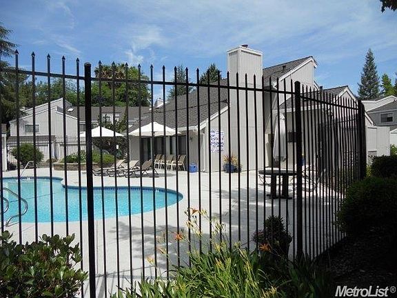 4th image of 7837 Windsor Ln