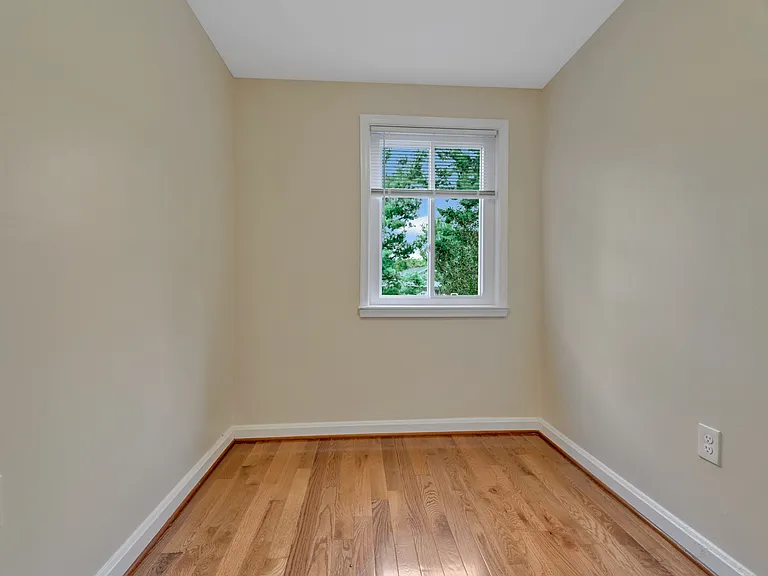 9017 Manchester Rd — Photo 15