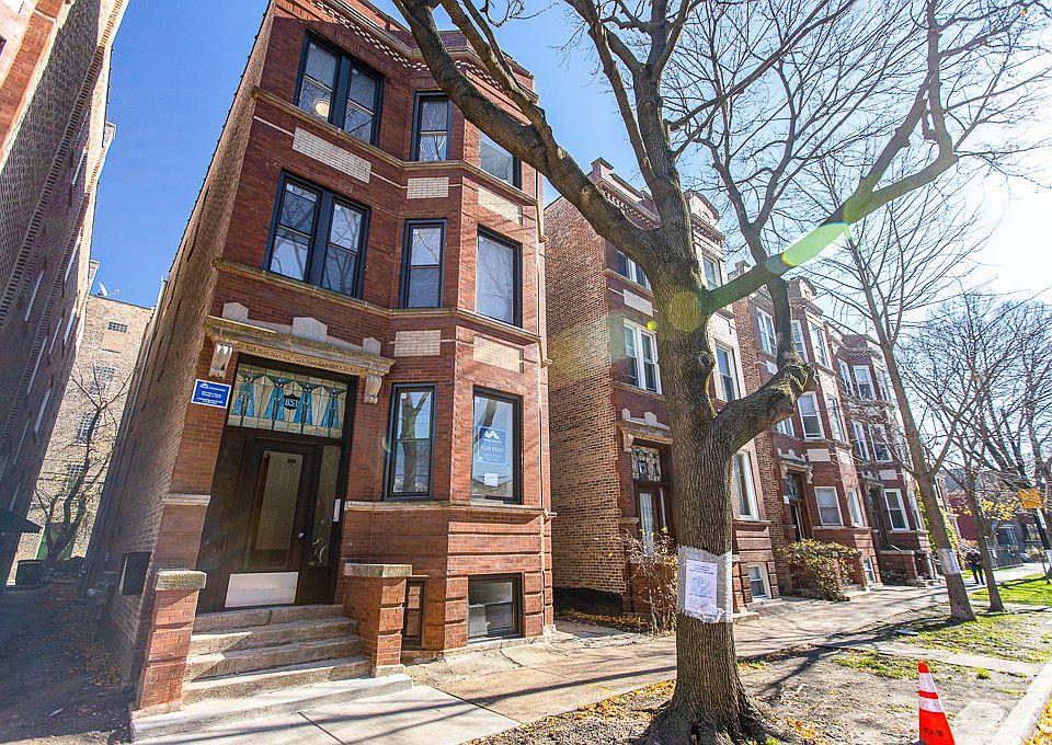 1st image of 851 N Leavitt St #4028590