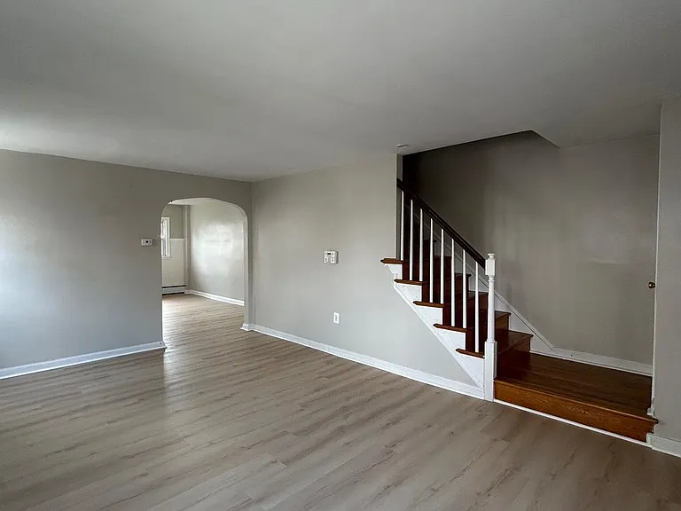 1852 Harfman Dr — Photo 4