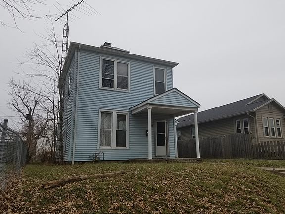 3rd image of 2215 S Elm St #2217