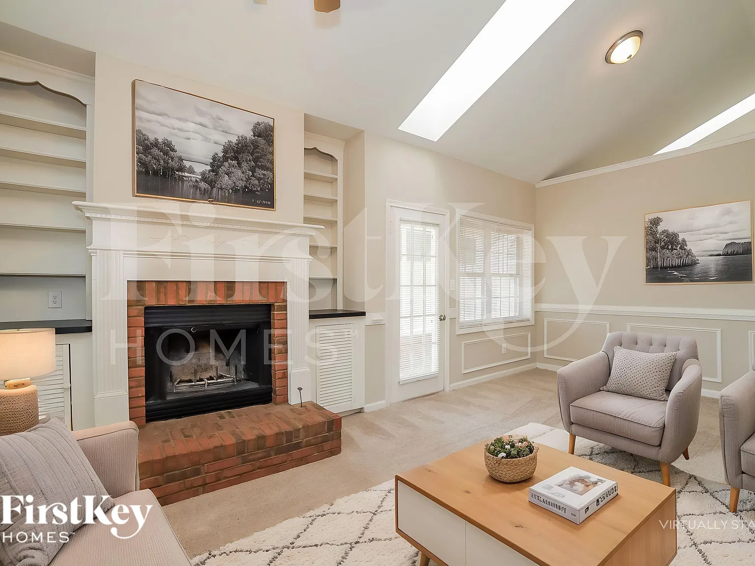 3 bed, 2.0 bath, 1688 sqft, $2,035 — Photo 3
