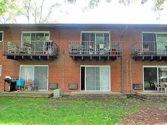2nd image of 1810 W Hatherleigh Ct