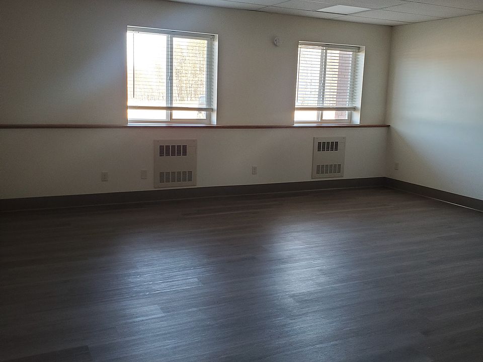 2nd image of 7427 Seville Rd