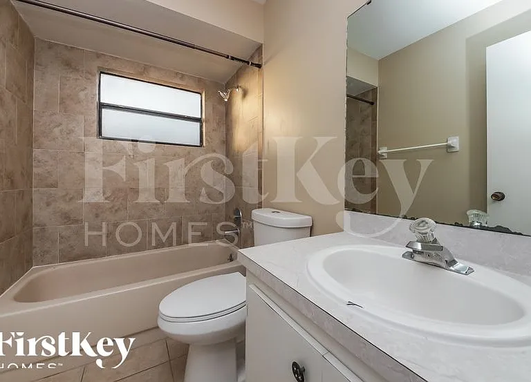 610 Fresno Ct — Photo 17