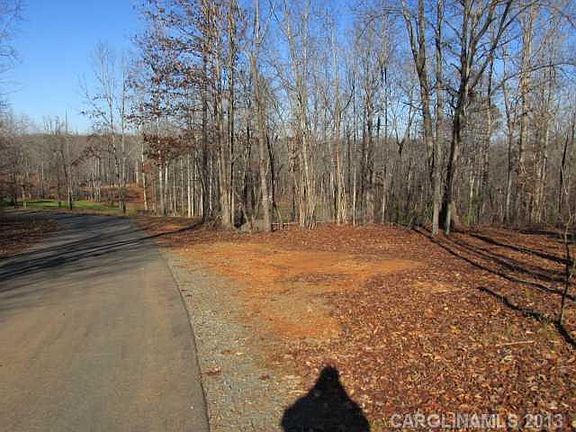 3rd image of 10 Saratoga Woods Dr